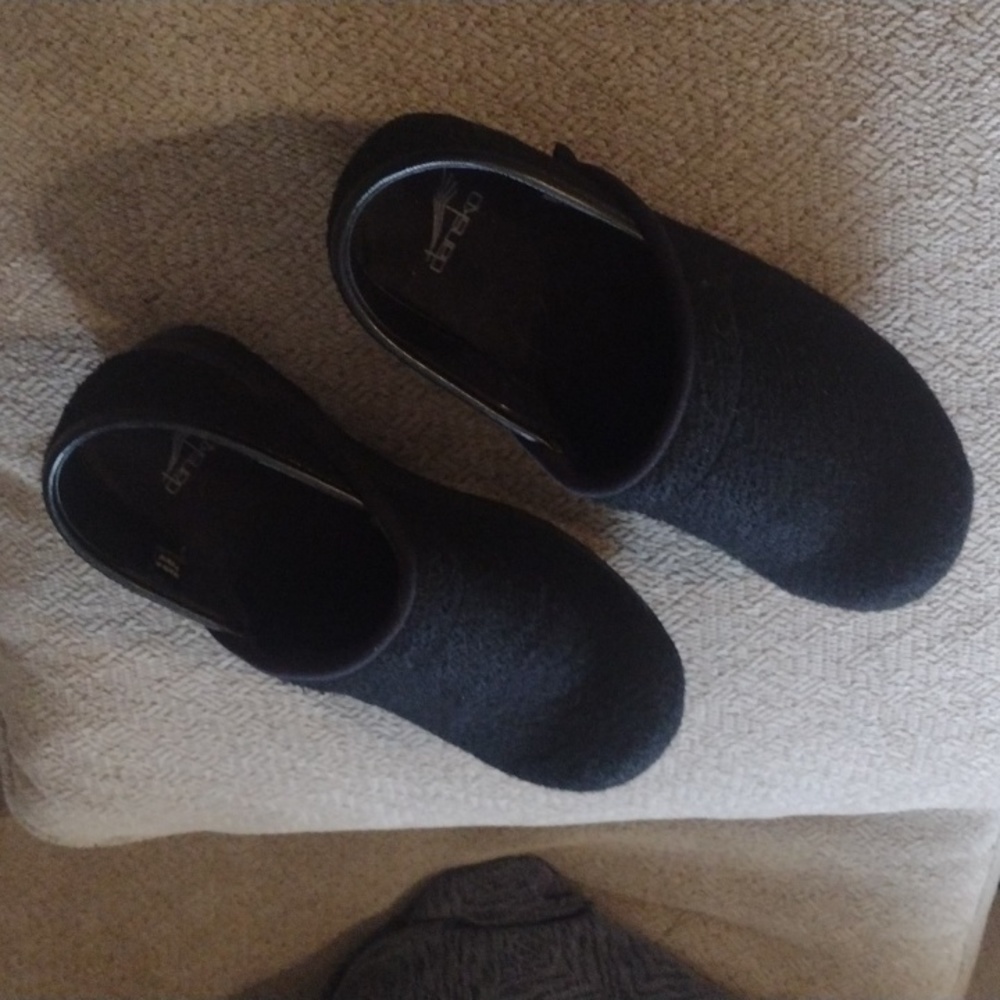 Dansko black 39 clogs